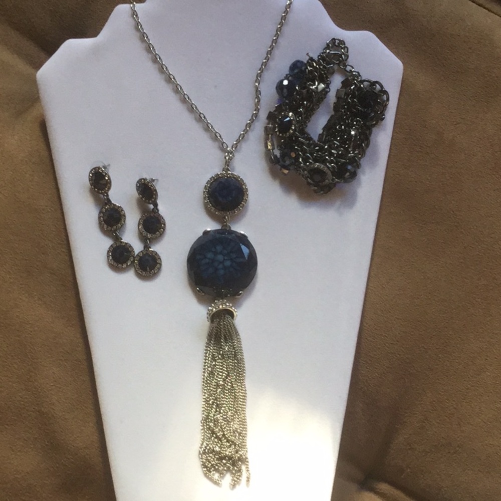 Simply Vera Wang jewelry set